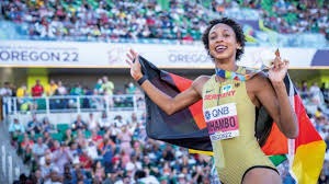 PDD复播无望，刚出院就跟粉丝汇报，身体又经历了一次大手术